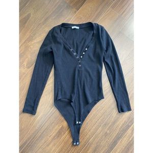 REORIA S black long sleeve ribbed Henley bodysuit